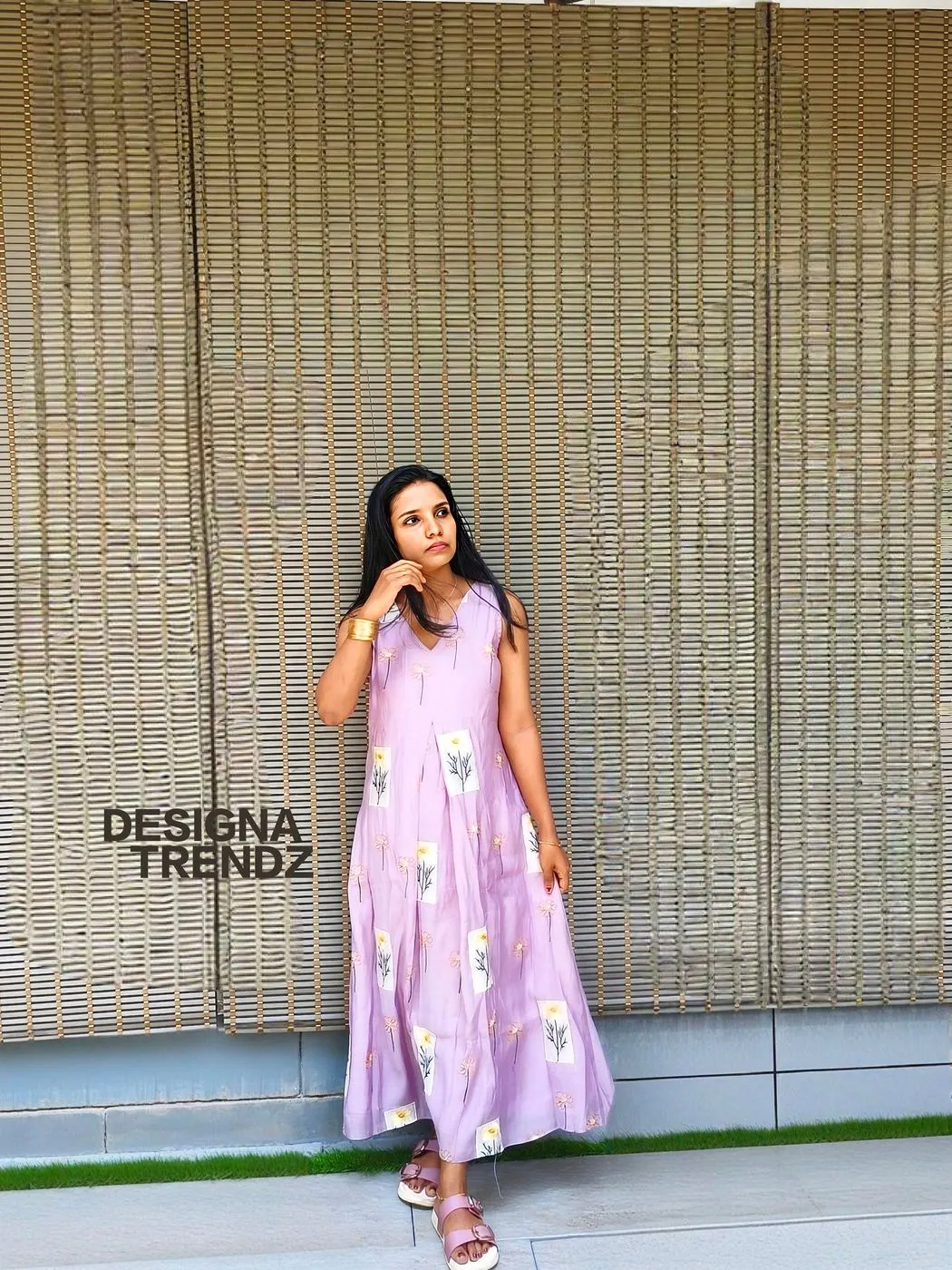 Lavender Bloom: Box Yoke Sleeveless Dress with Floral Appliqué(DT032)
