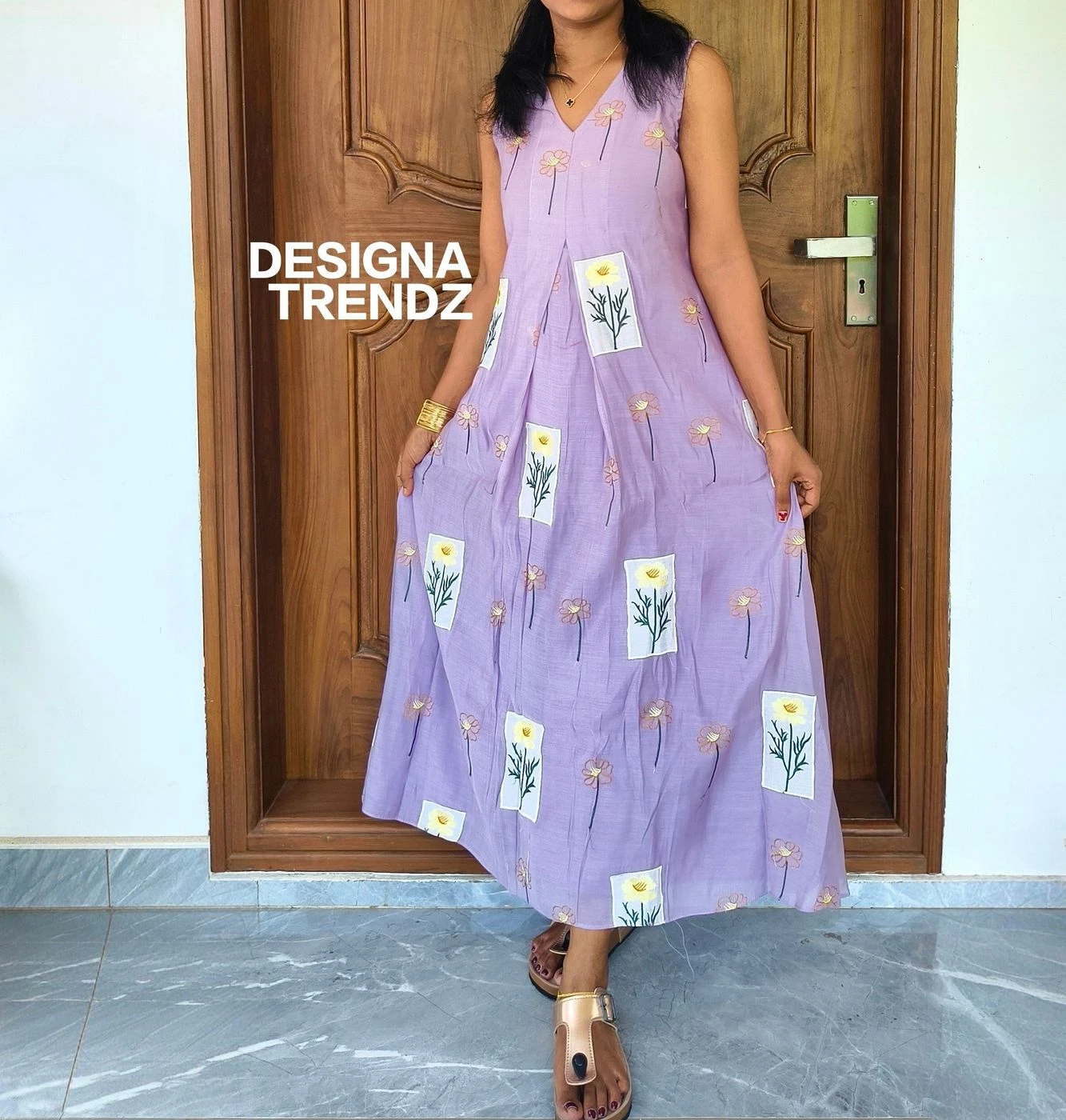 Lavender Bloom: Box Yoke Sleeveless Dress with Floral Appliqué(DT032)