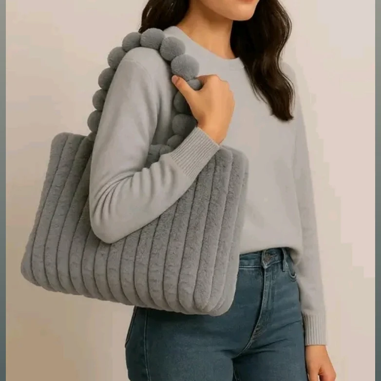 Cloudy tote 2