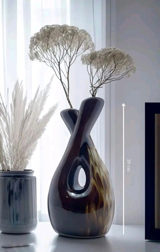 Sculpture twisted shape flower vase 3