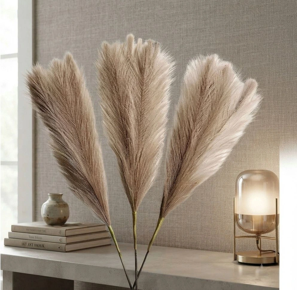 Fluffy artificial pampas grass 1