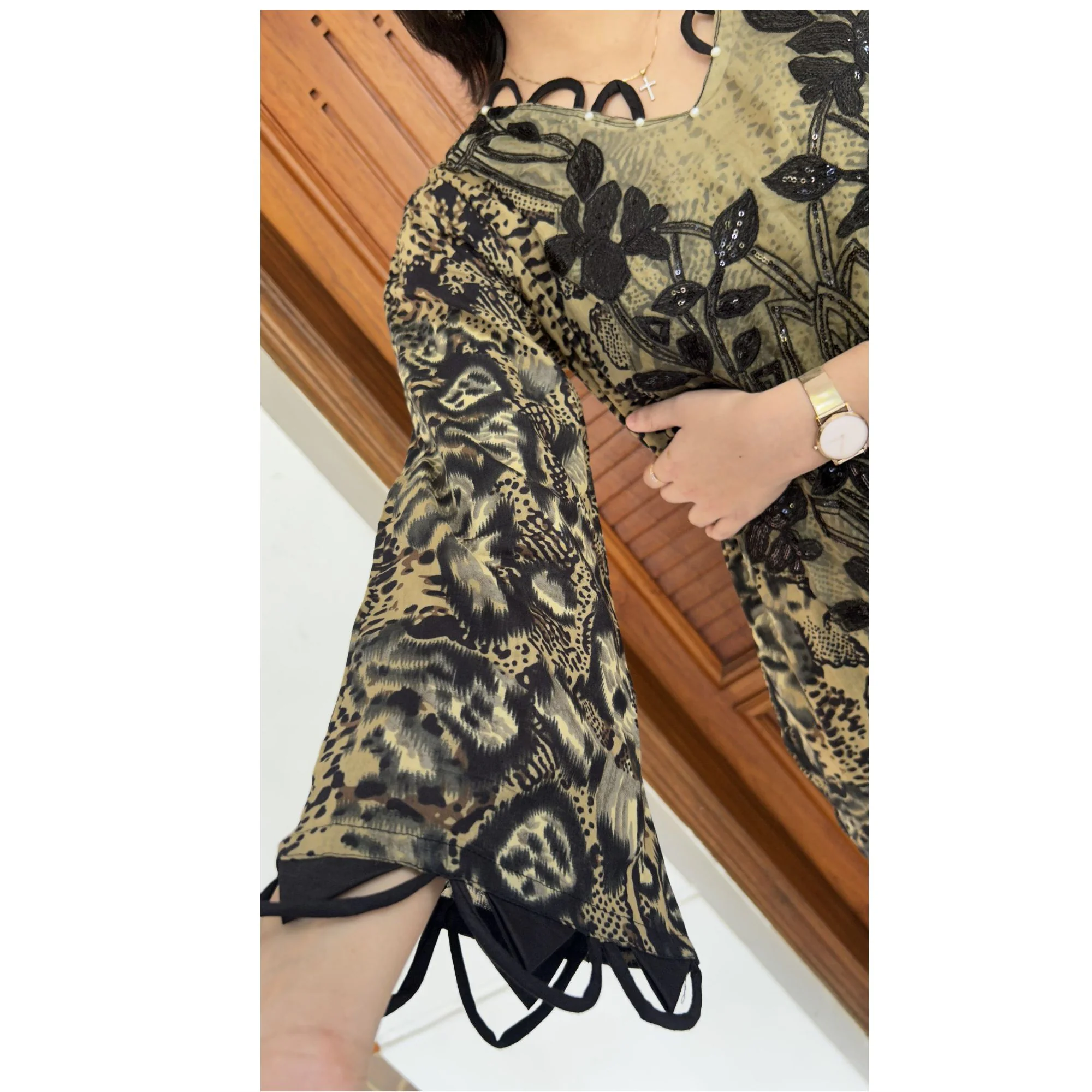 Pakistani lawn suit 4