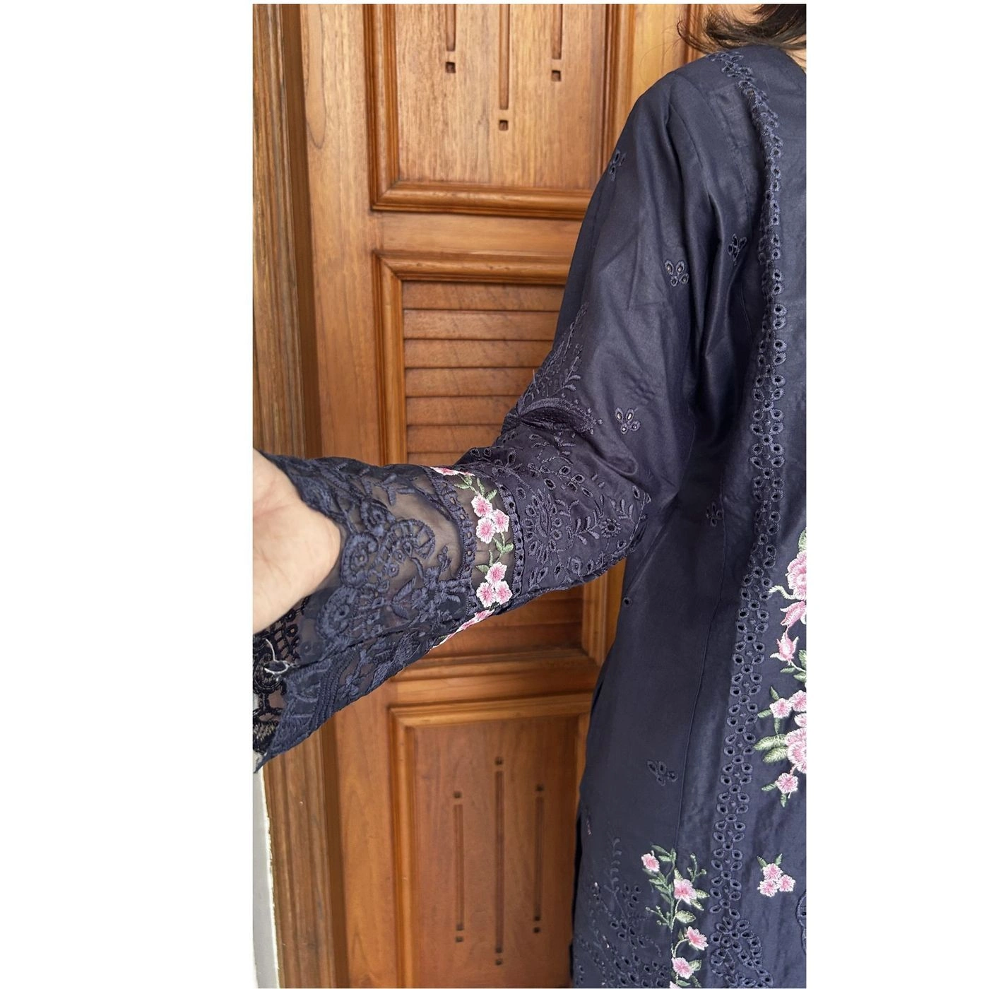 Pakistani lawn suit 4