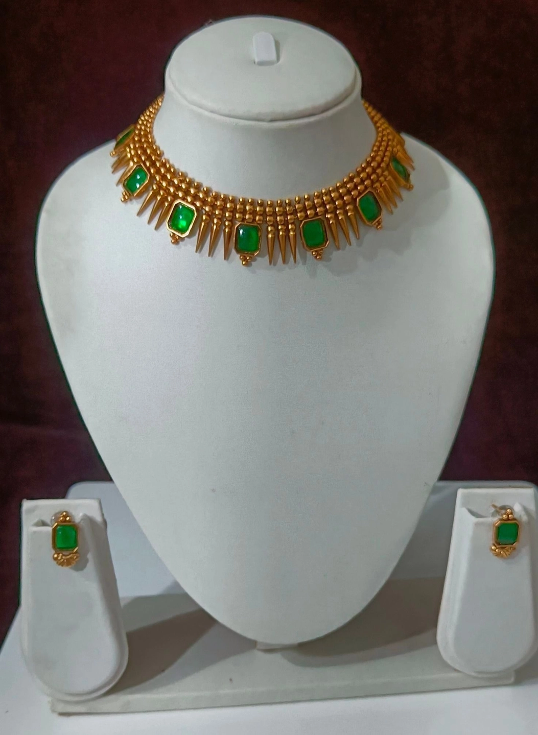 Emerald Antique Choker Set 1