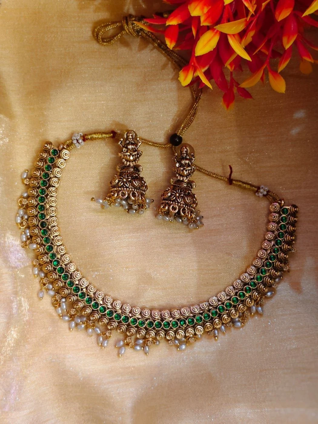 Premium Emerald Pearl Temple Choker Set