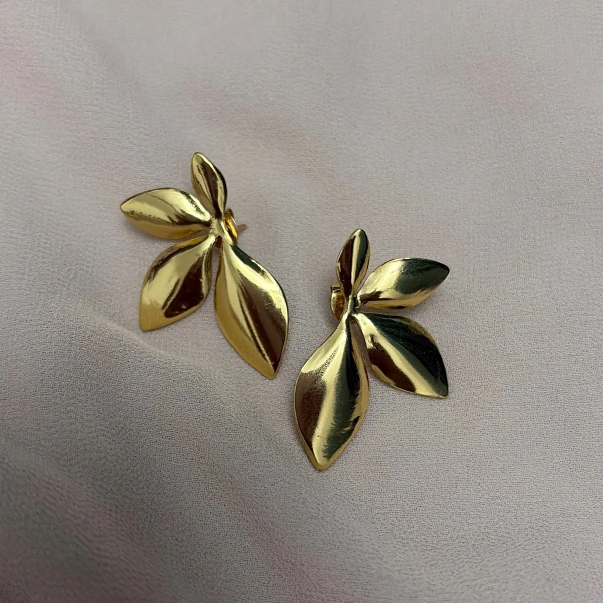 Golden petal Earring