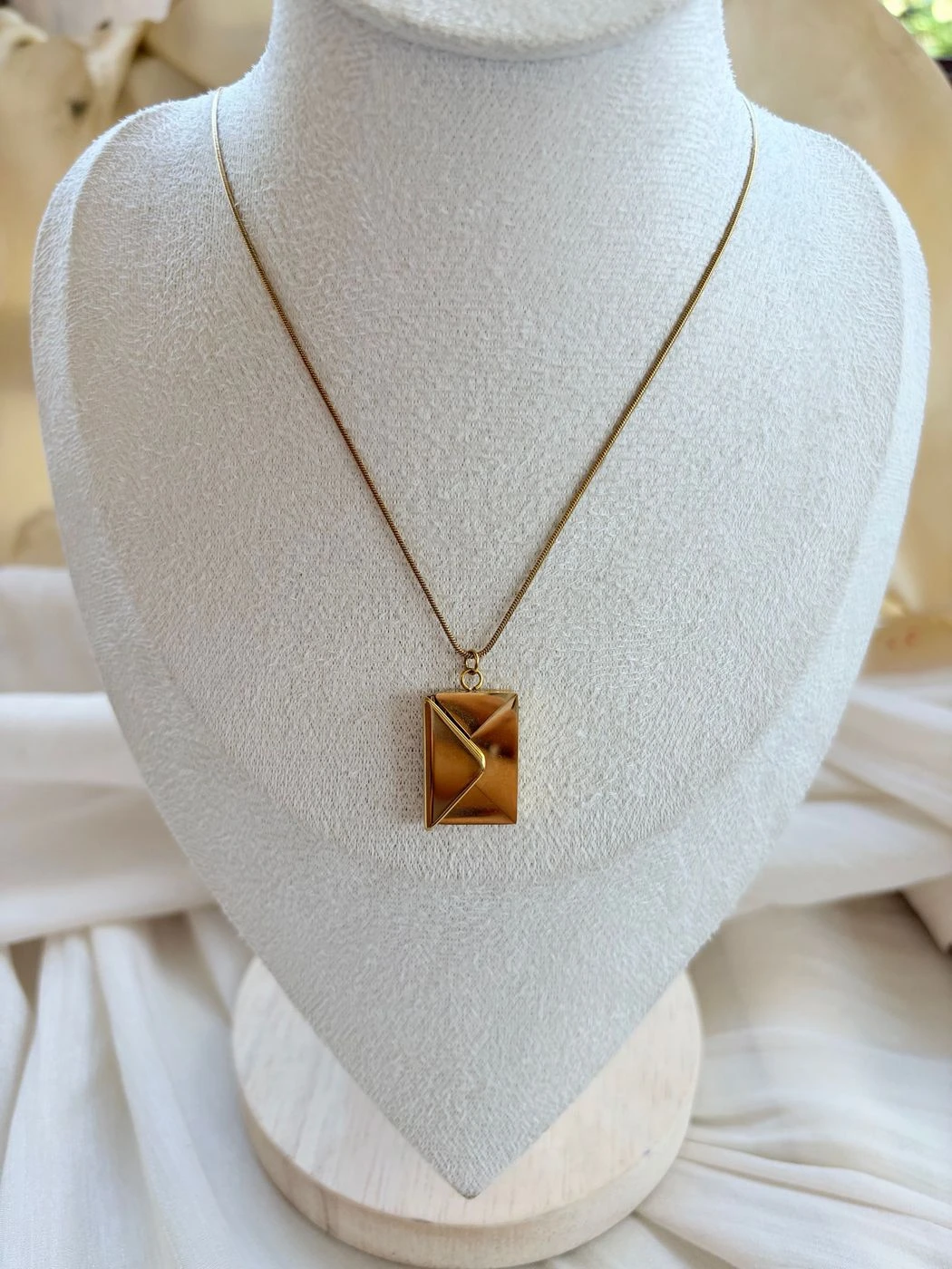 Unisex letter pendant