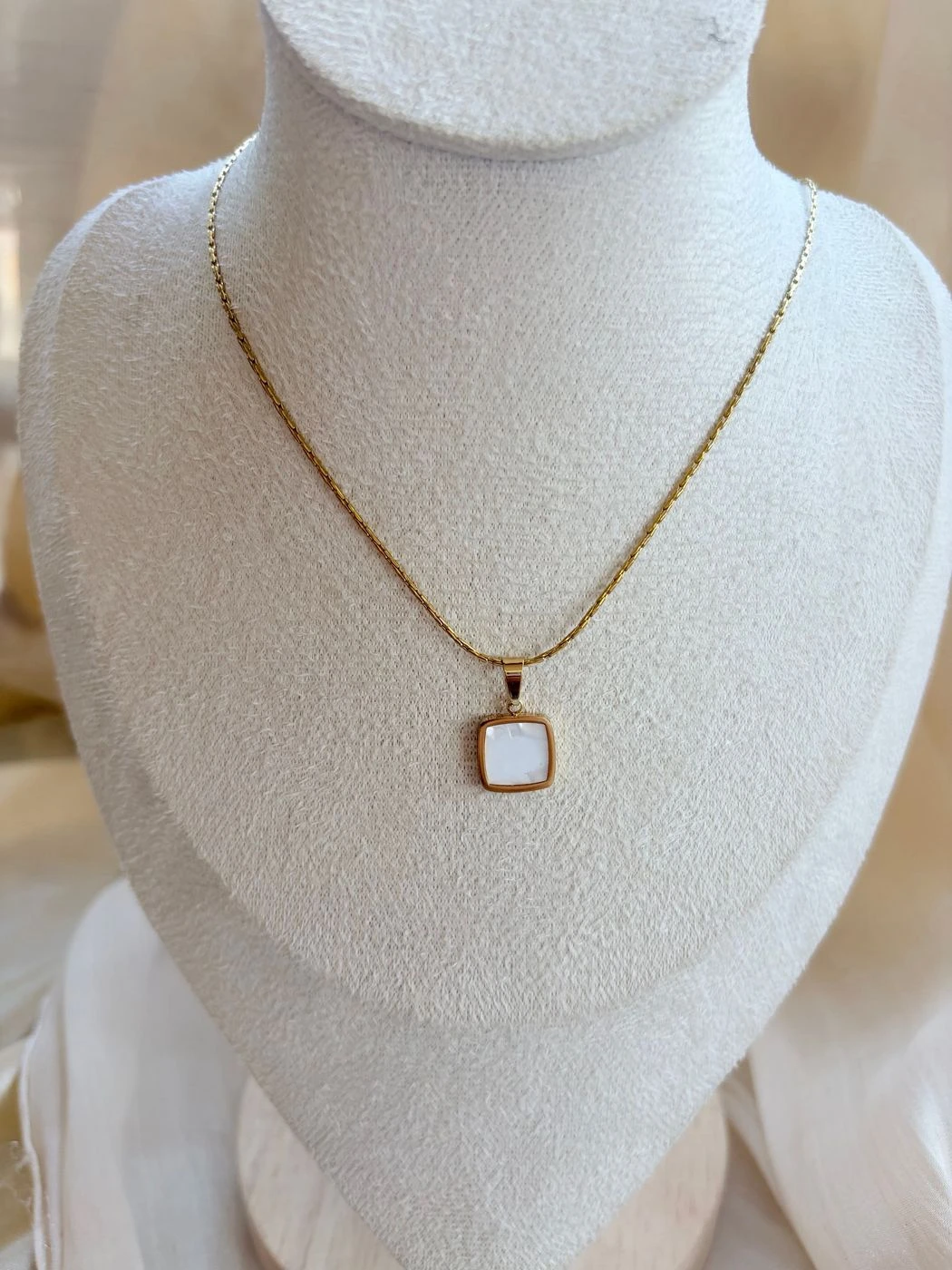 Unisex square pendant