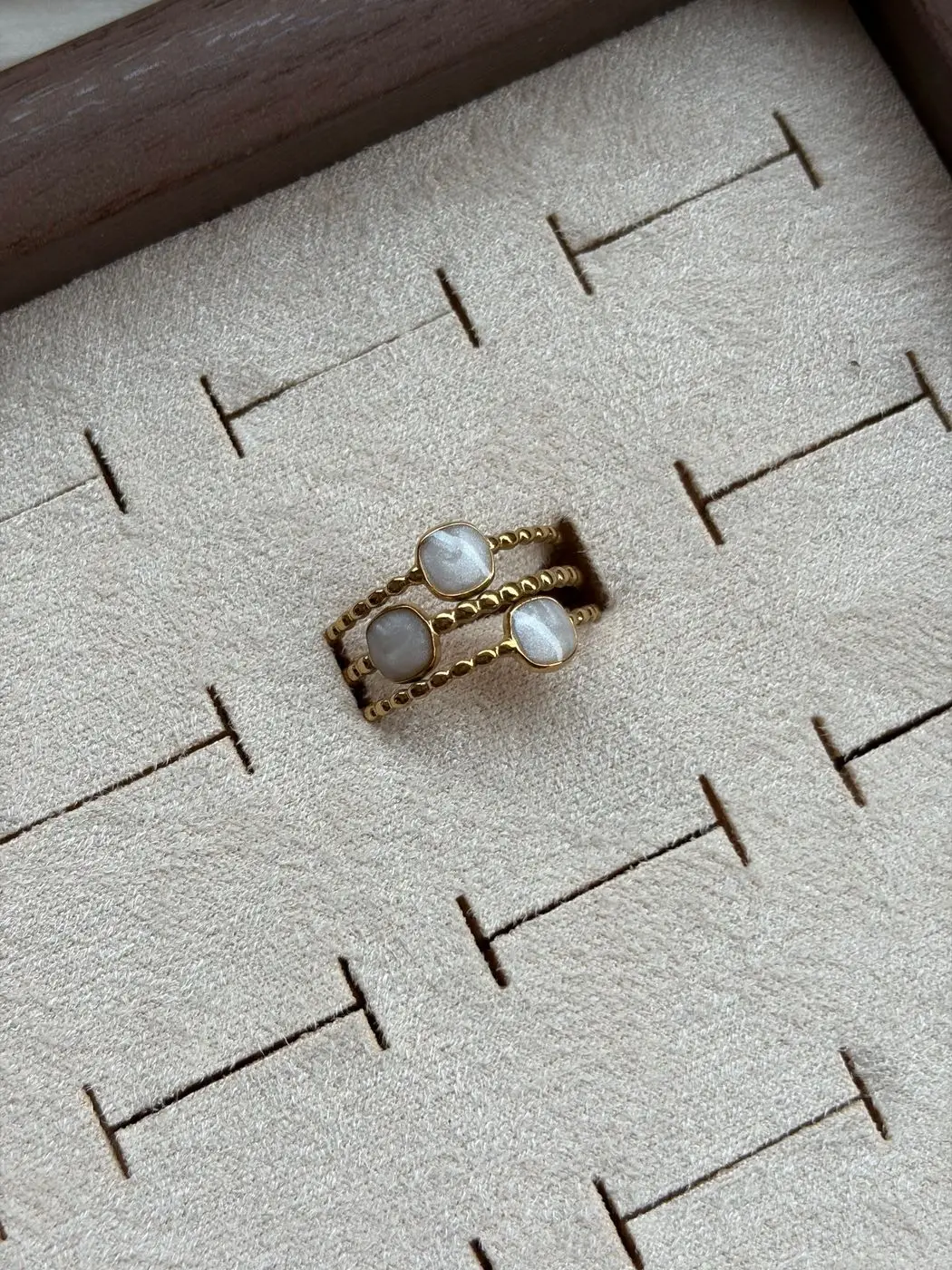 White marble ring