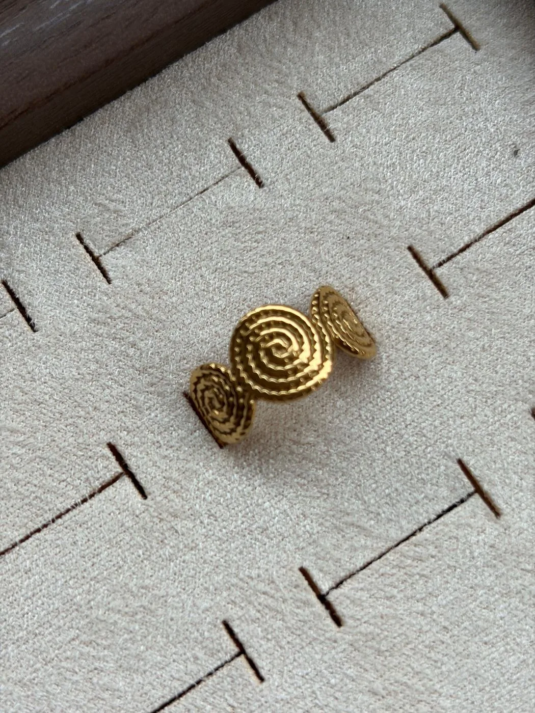 Spiral ring