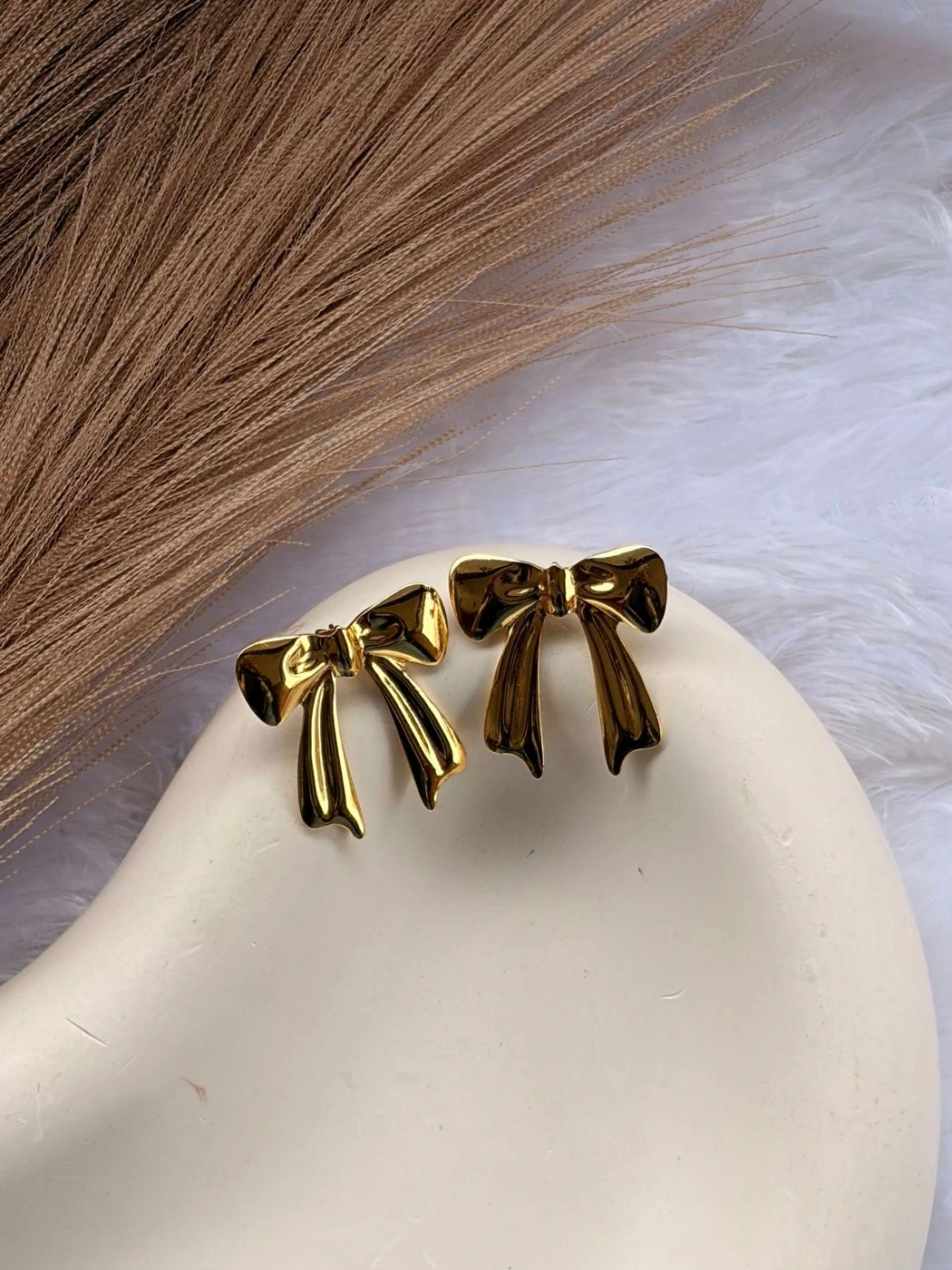 Bow earring
