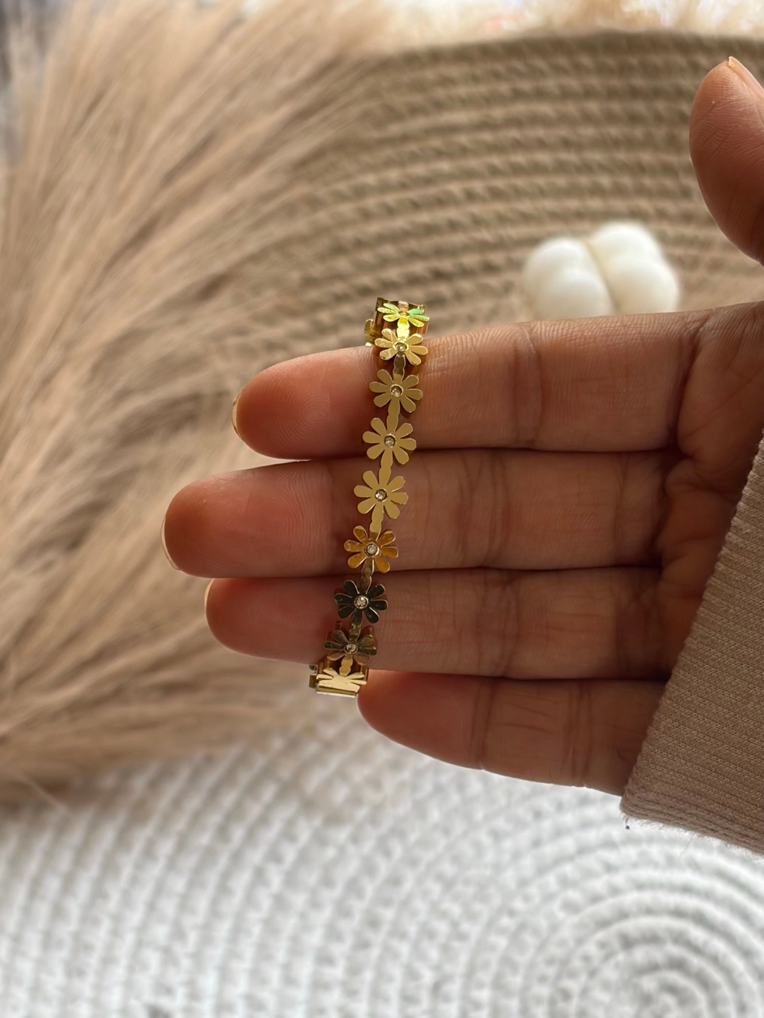 Floral bangle