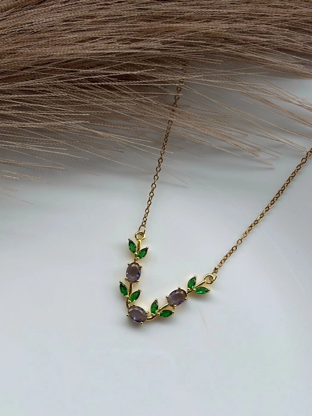 Half tulip necklace