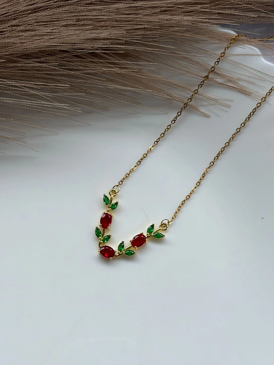 Half tulip necklace