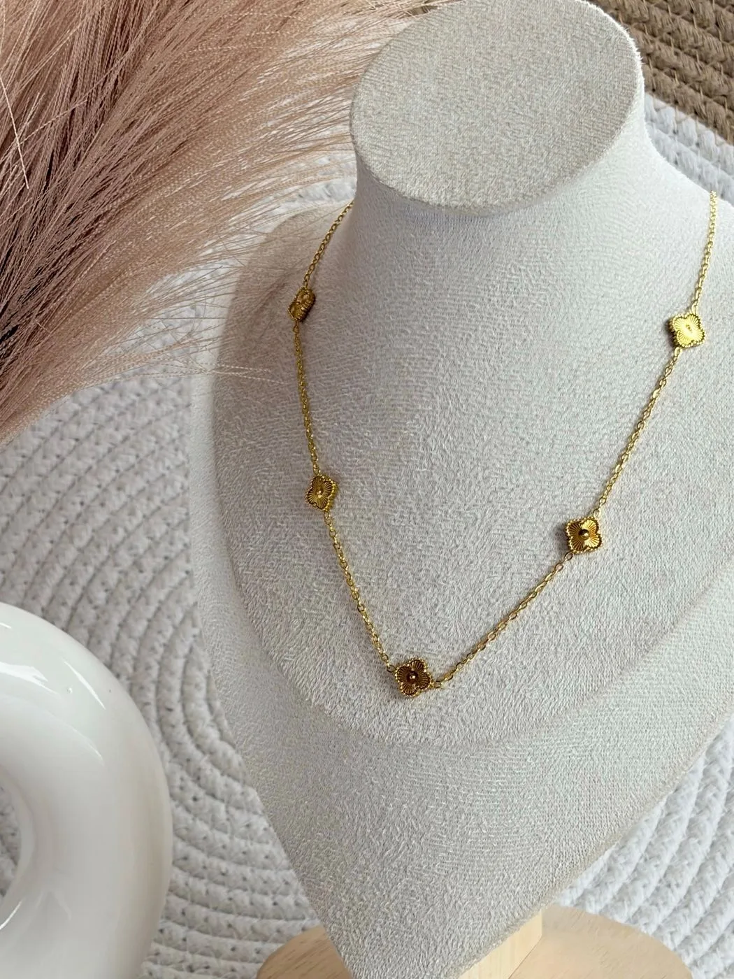 Golden clover chain