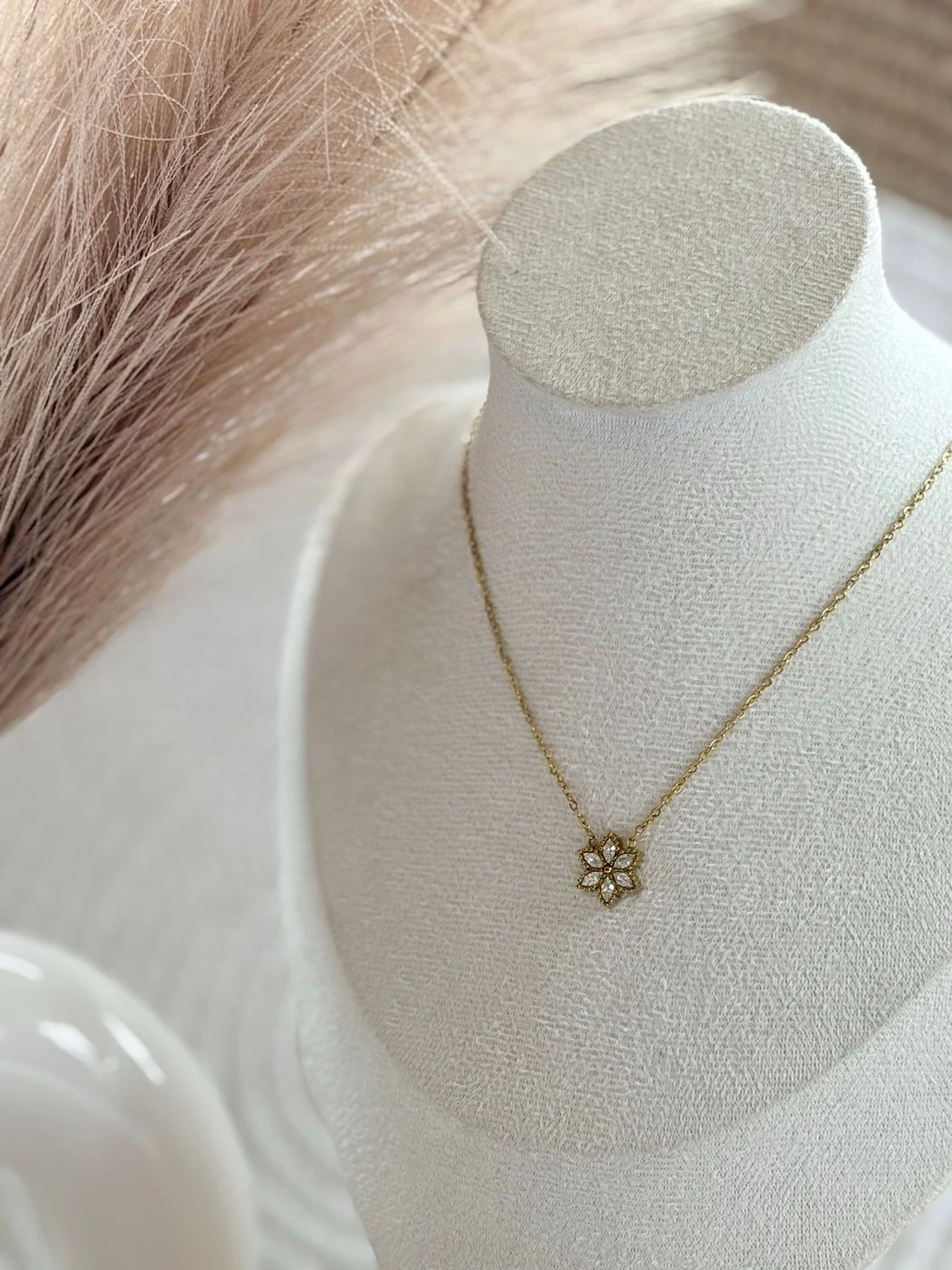 Gold crystal flower necklace