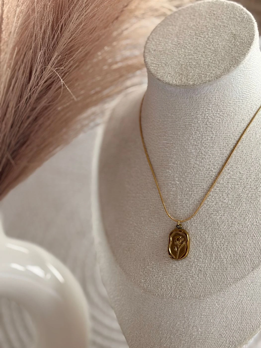 Rose pendant