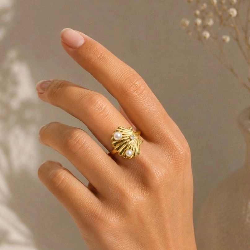 Shell pearl Statement Ring