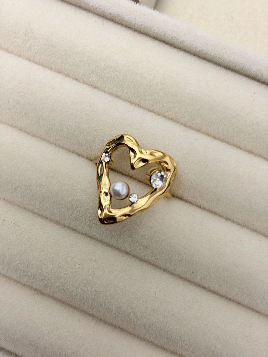 Heart pearl ring 2