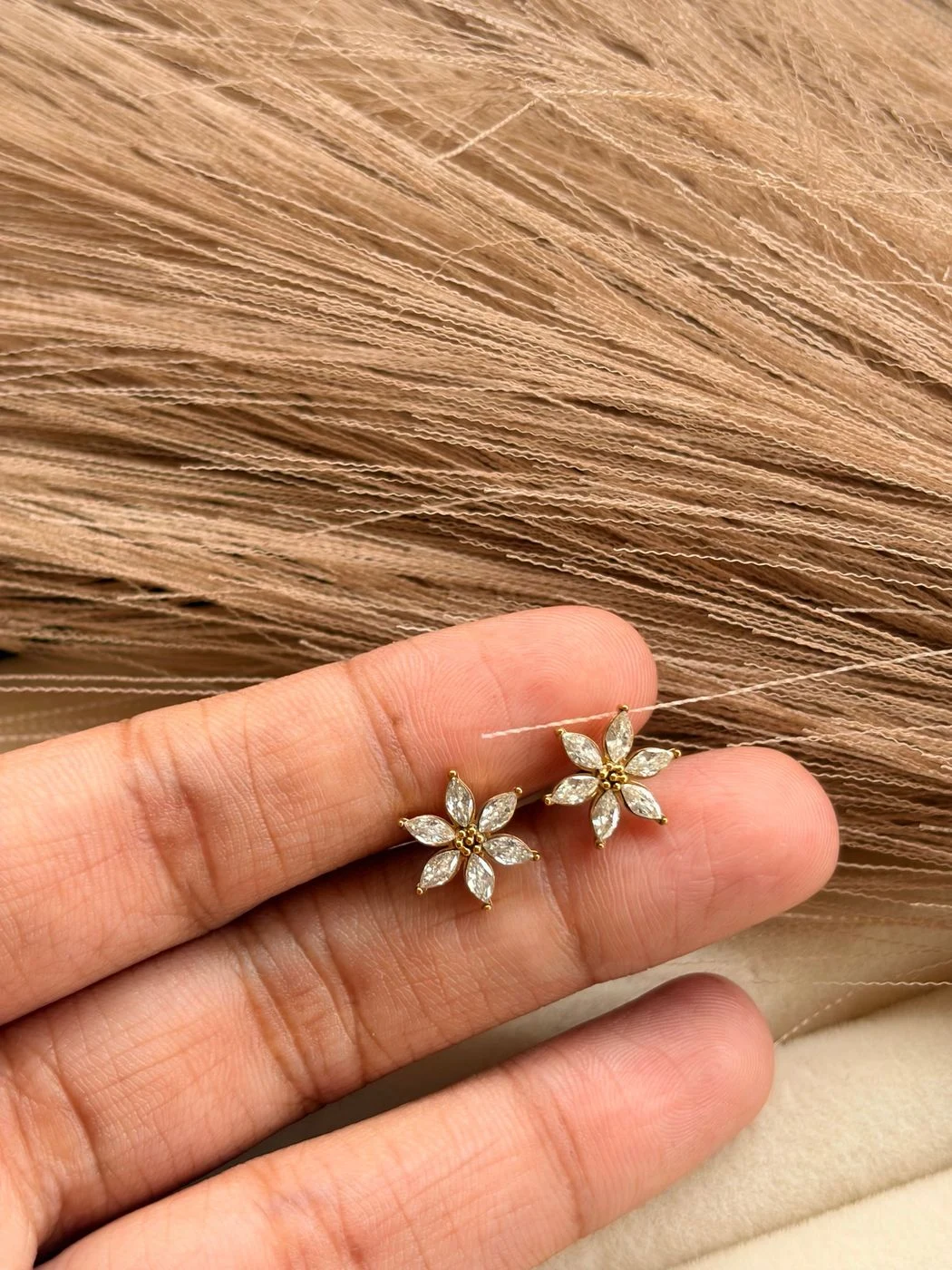 Floral Back Ball stud 1