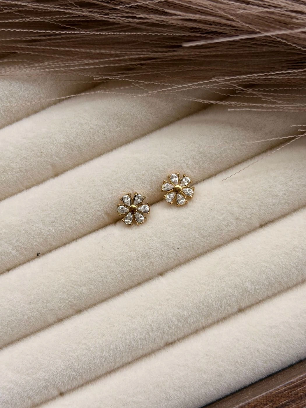 Floral spark Back ball studs 1