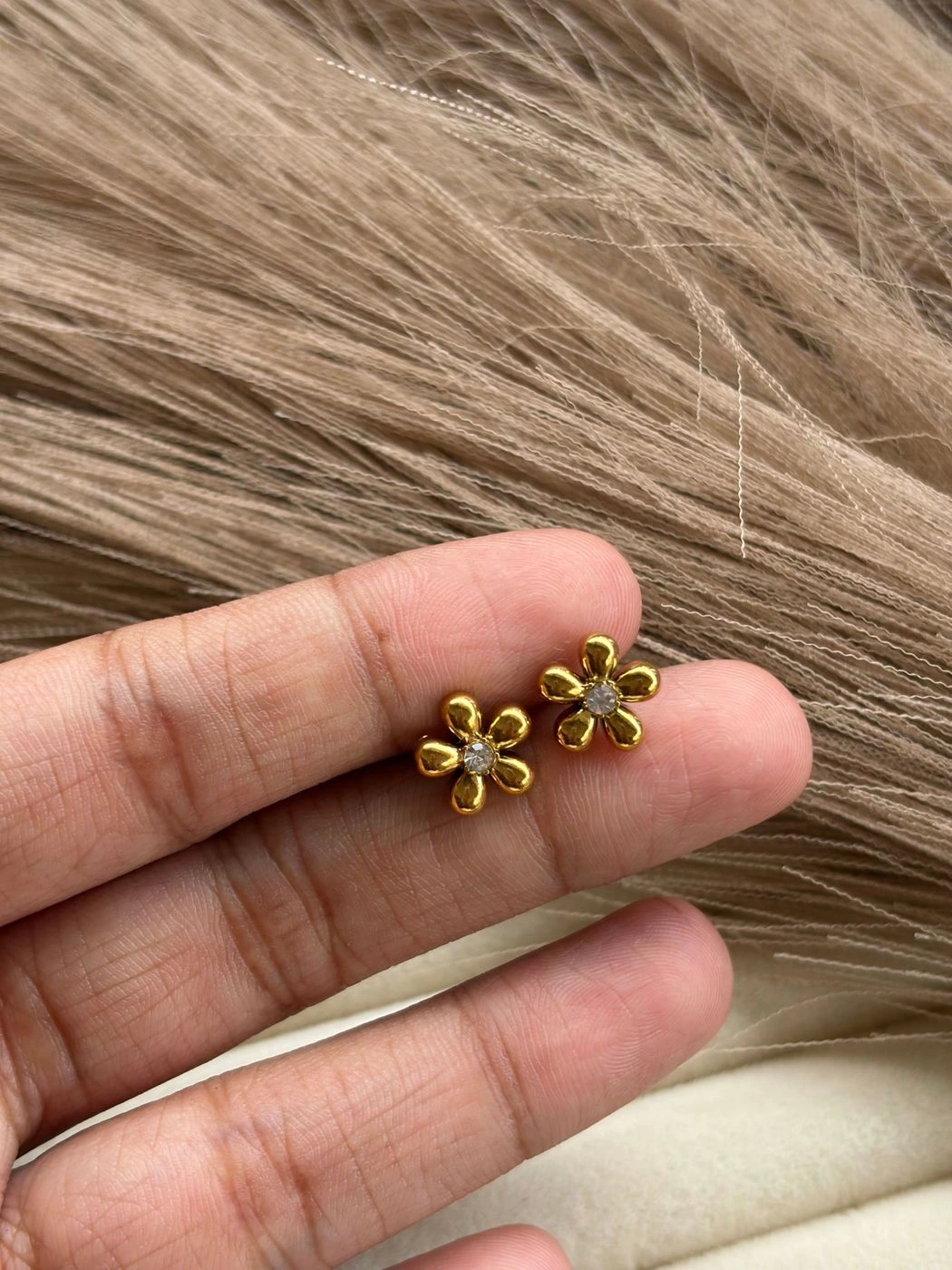 Daisy back ball studs 1