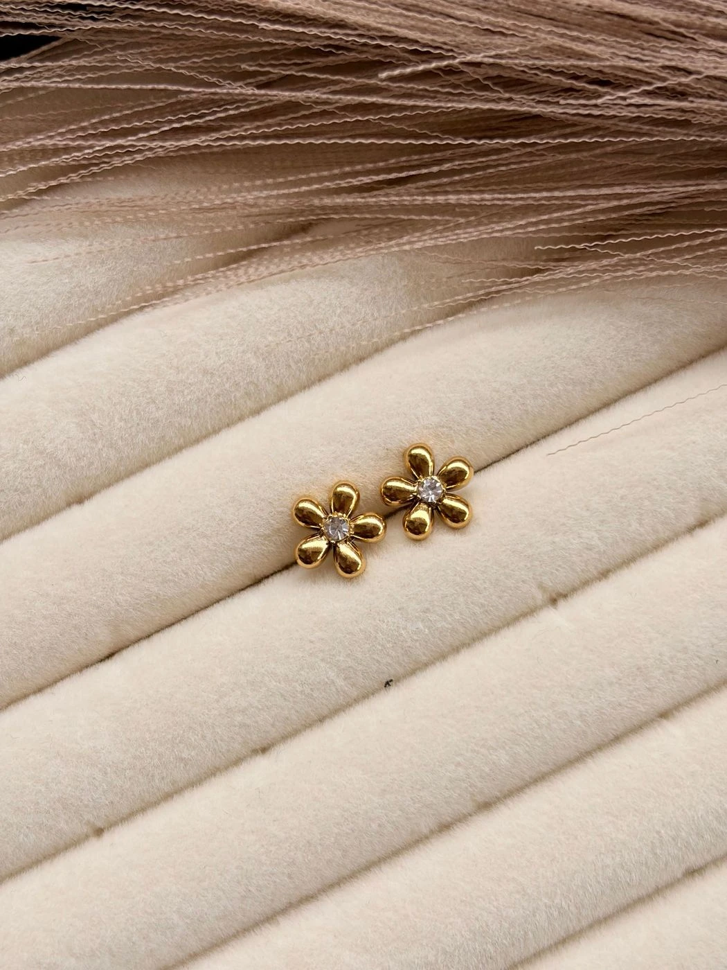 Daisy back ball studs 2