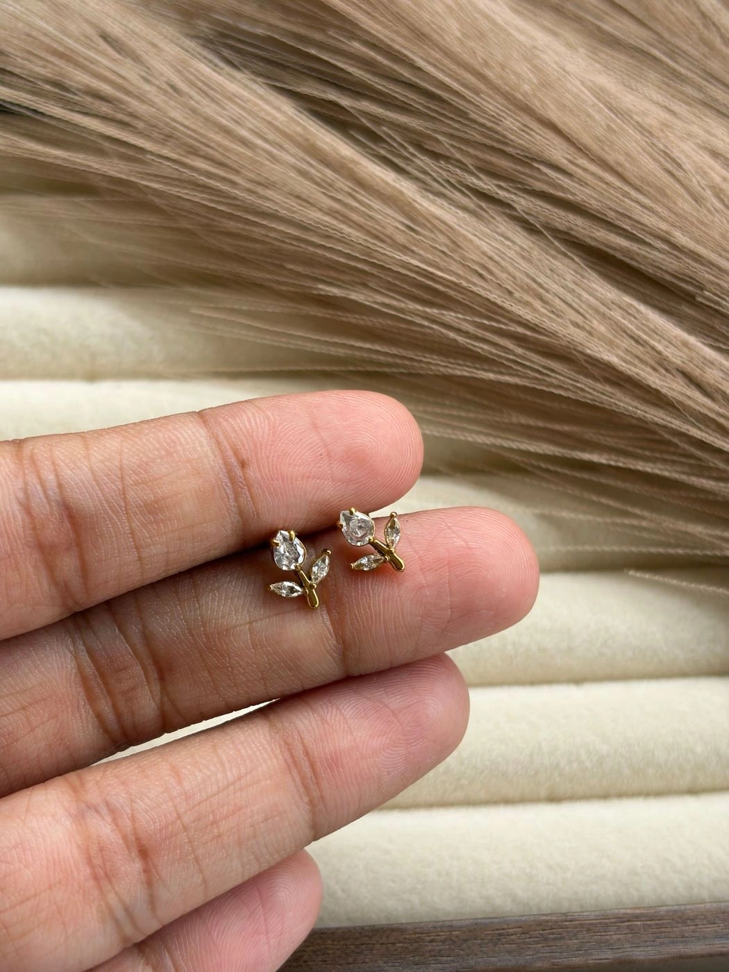 White tulip back ball studs 1
