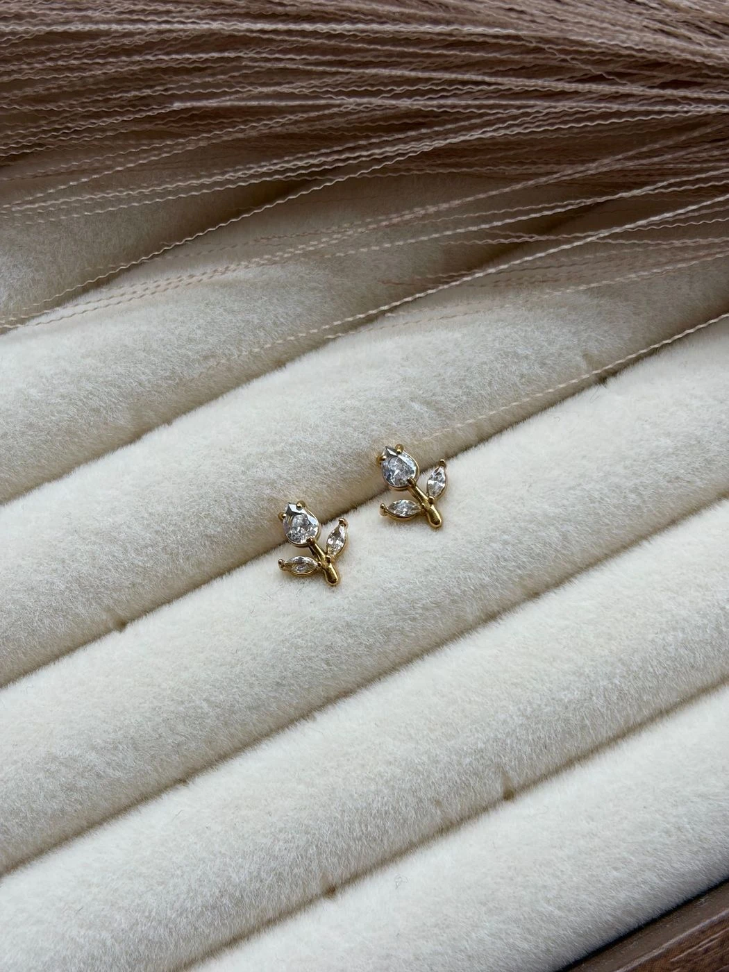 White tulip back ball studs 2