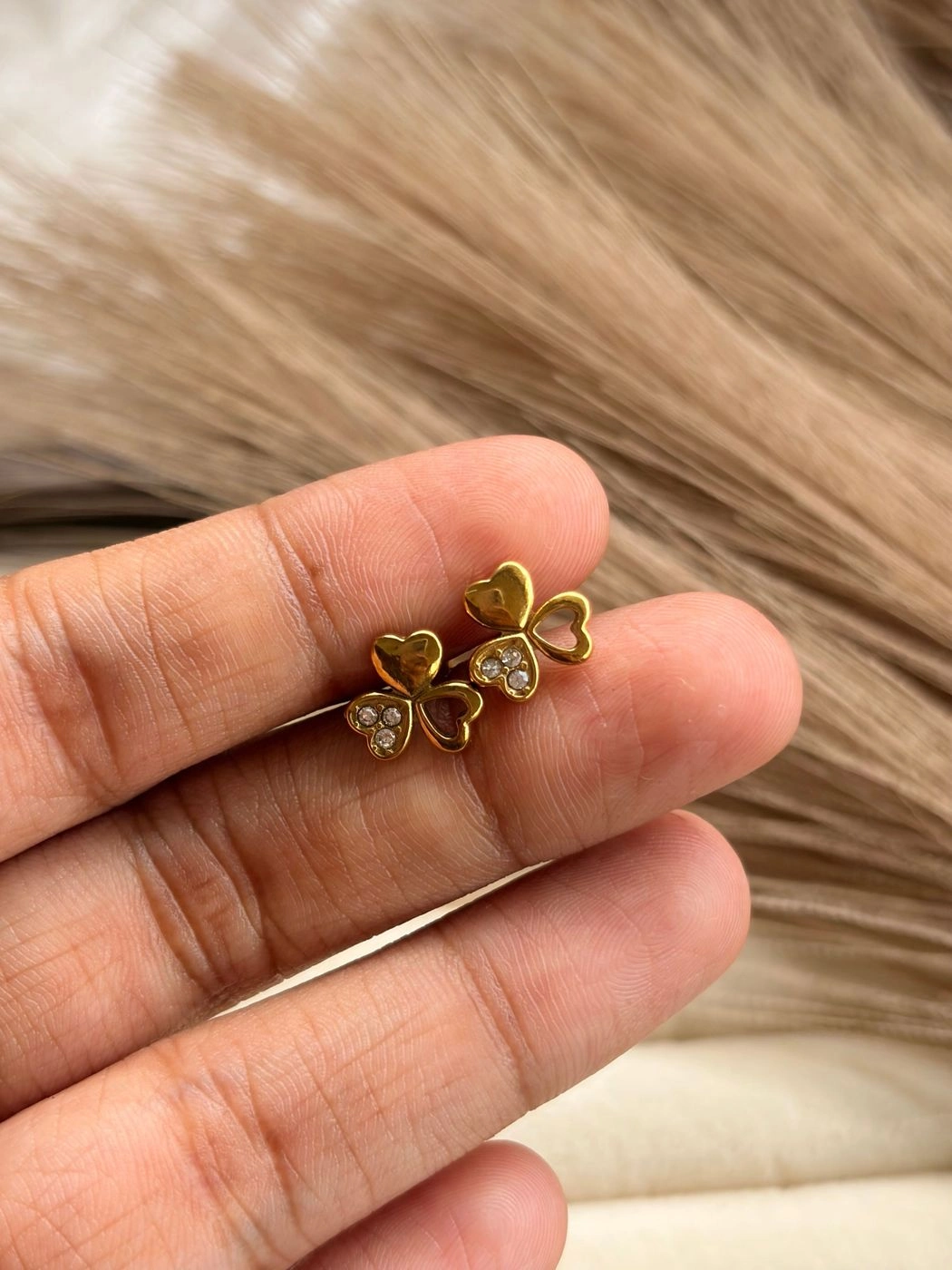 Hearty floral back ball studs 2
