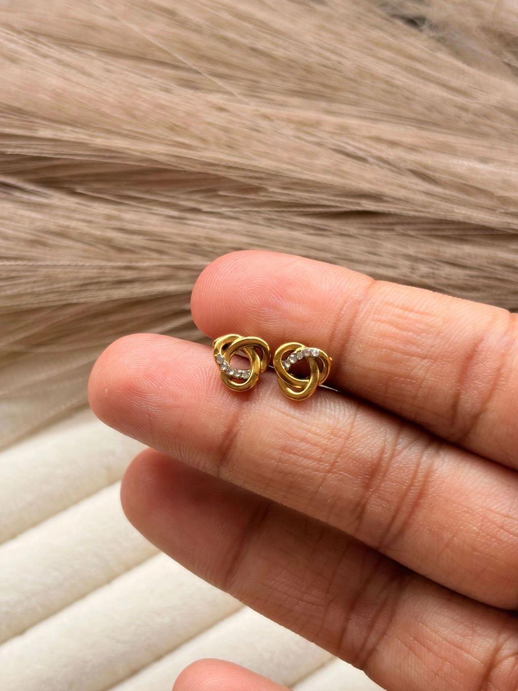 Interlocked back ball studs