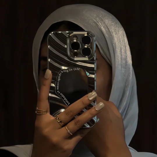 Wavy Mirror Case