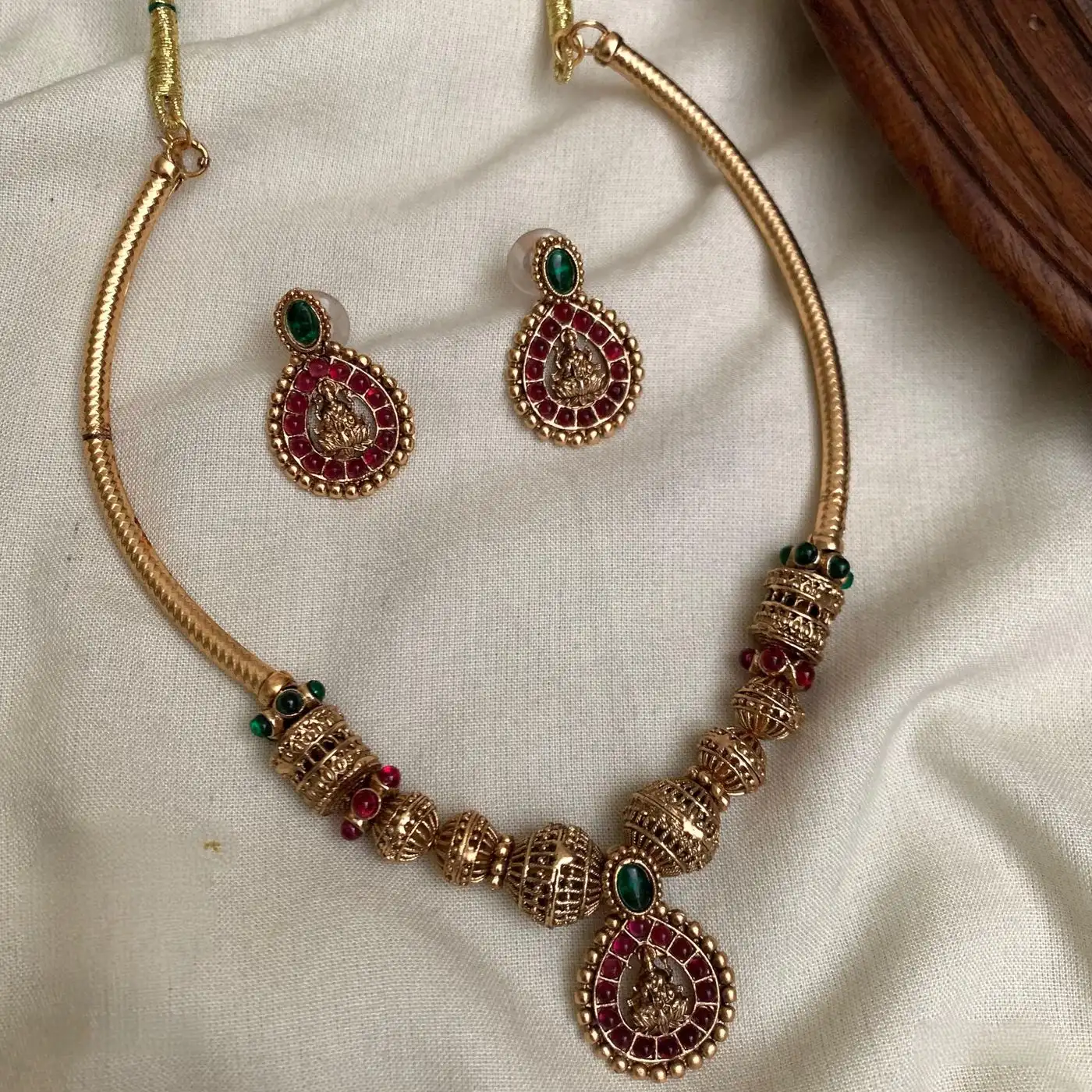 Lock chain Nagas