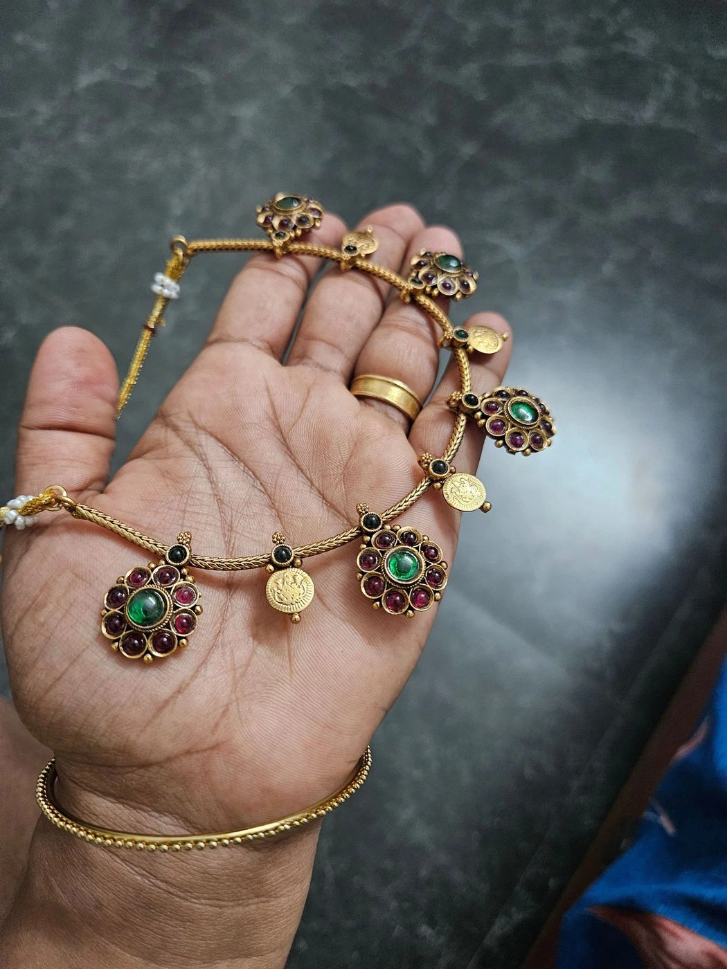 Small tamil necklace