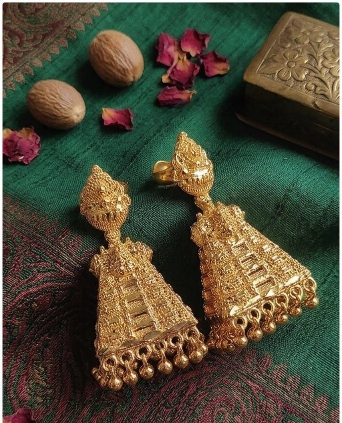 Meenakshi jumka