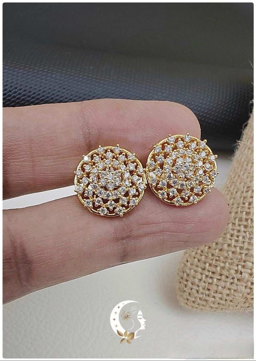 American diamond stud - chakkra