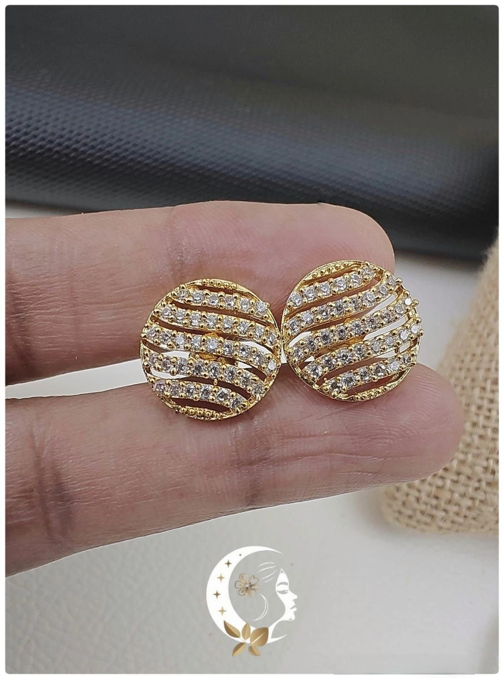 American diamond stud - circle