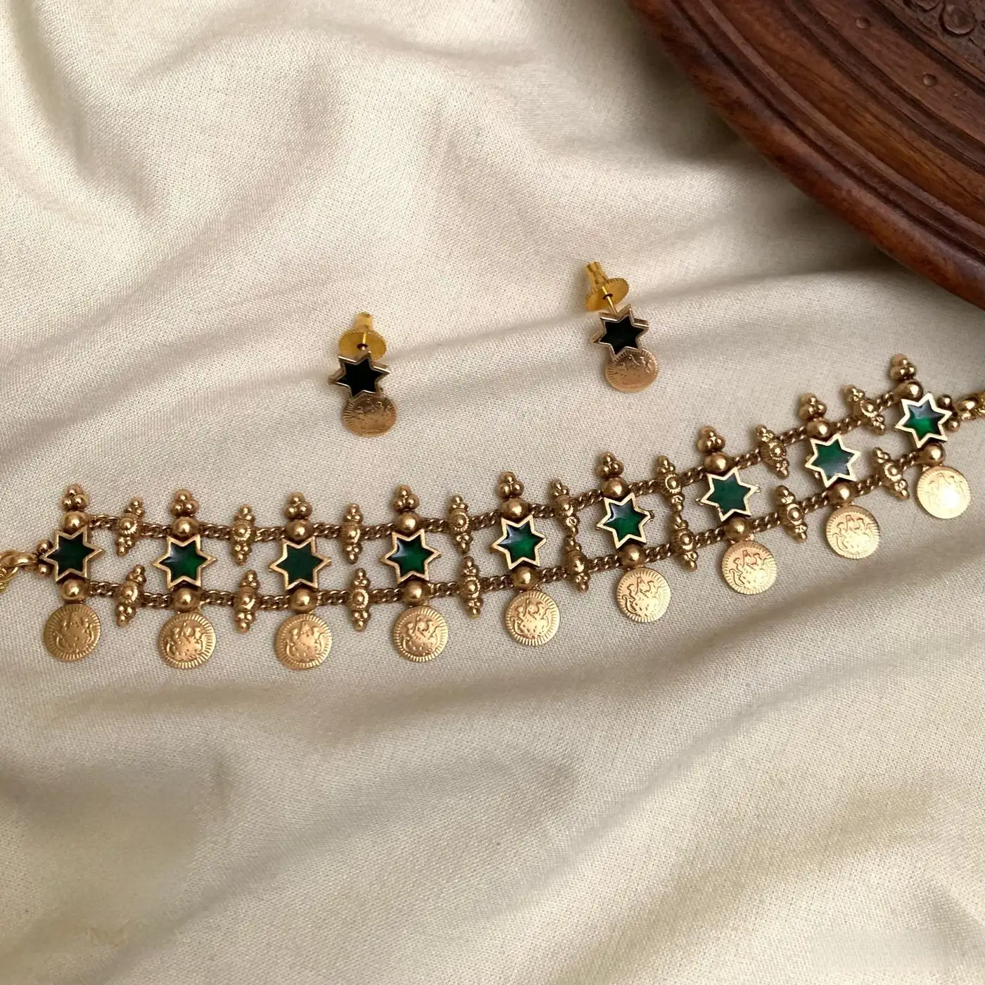 Star chocker 2