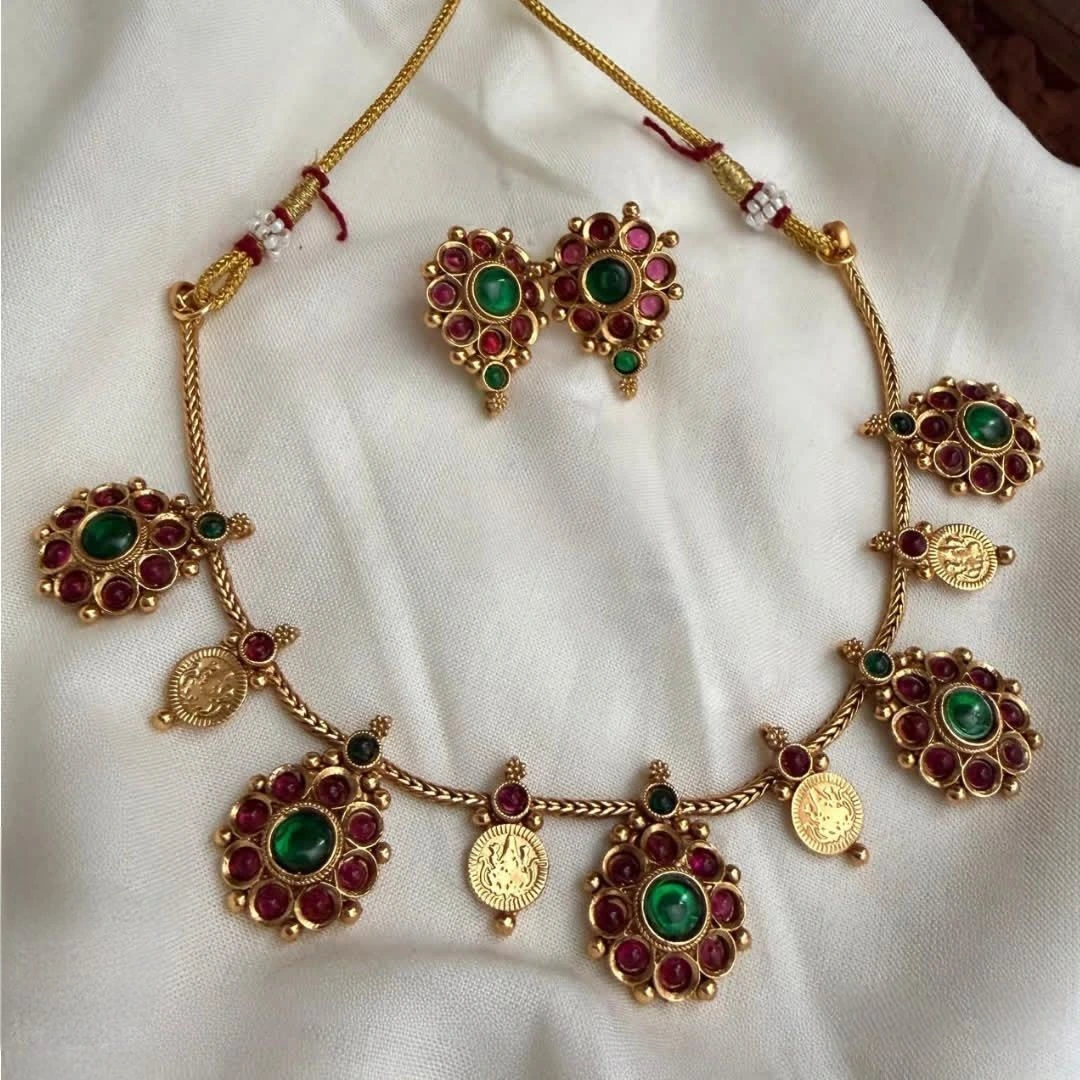 Small tamil necklace