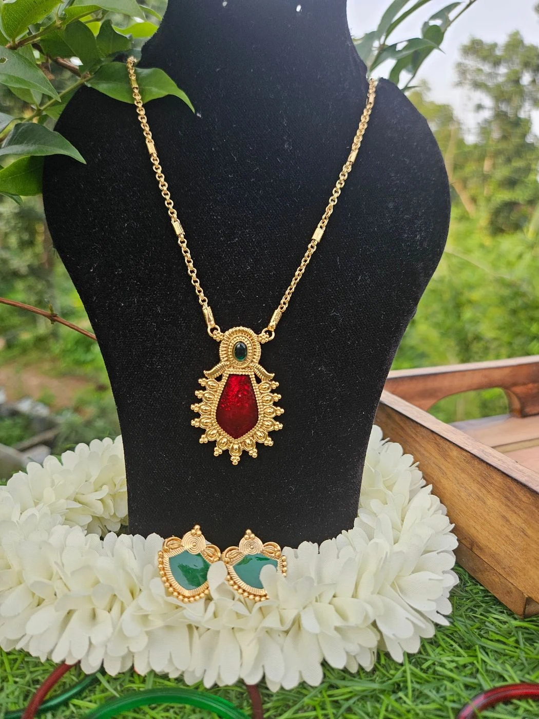 Nagapadam long with pendant 1