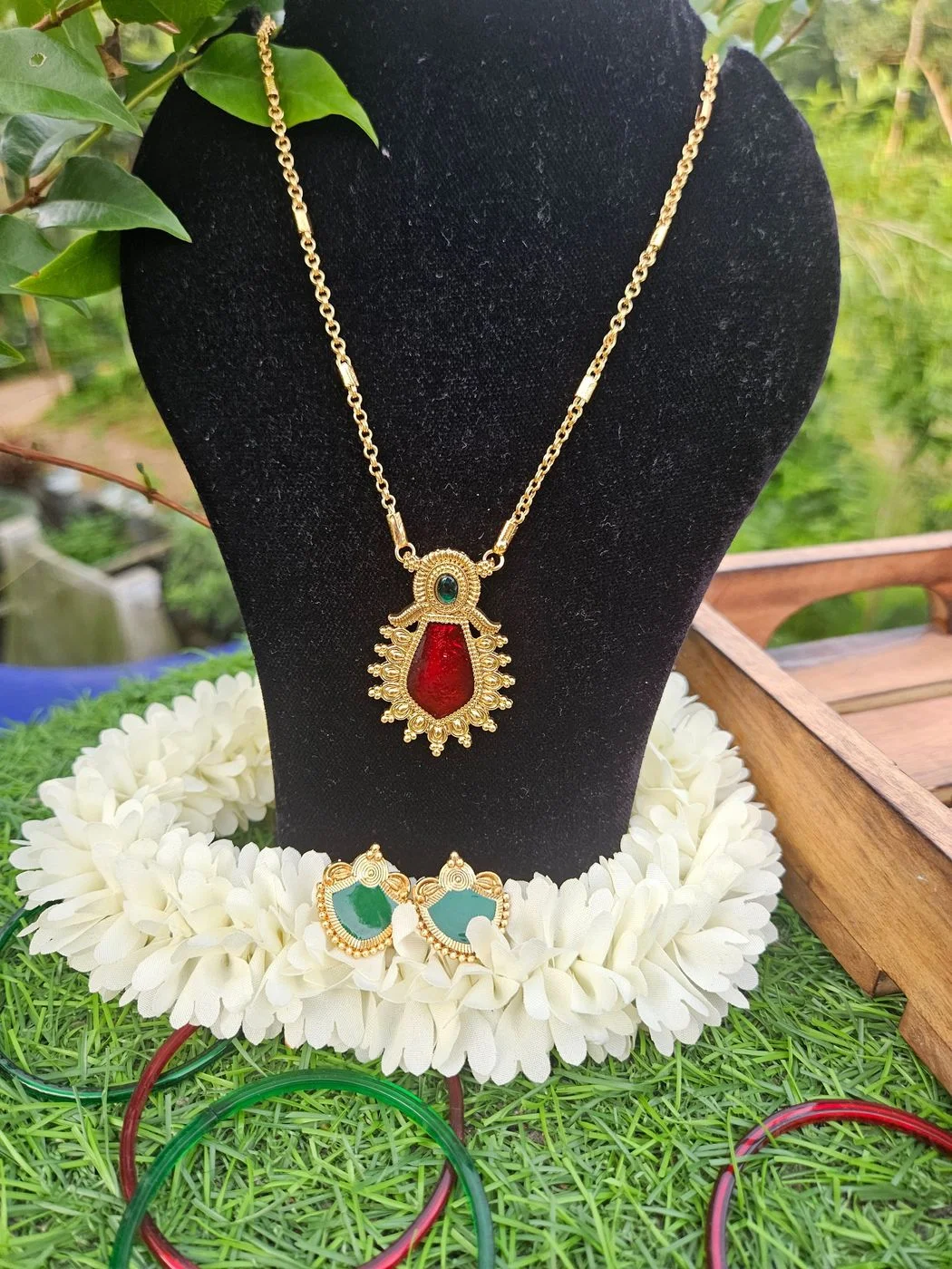 Nagapadam long with pendant 3