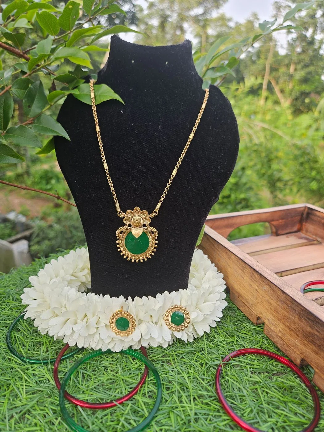 Palakka long with round pendant 1