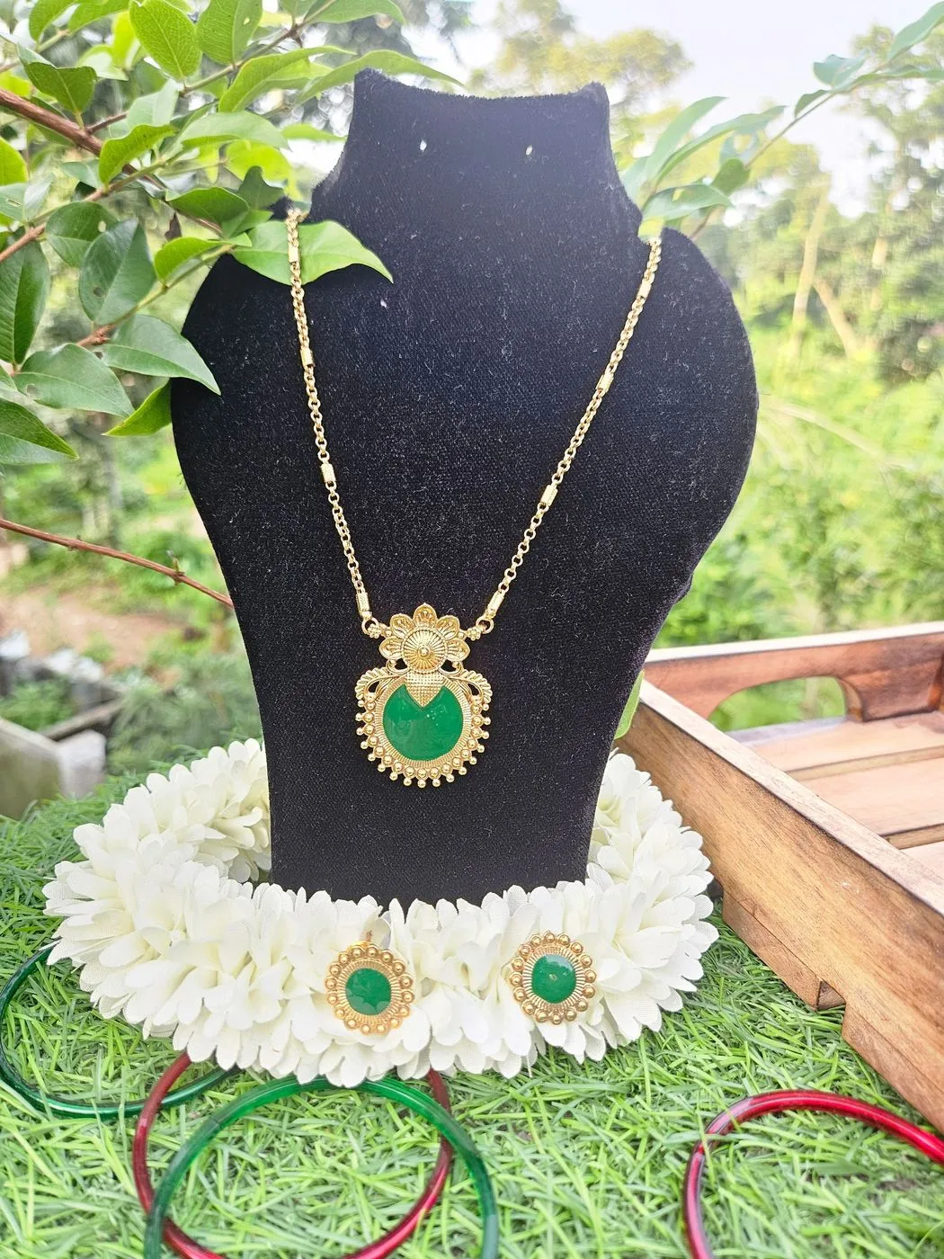 Palakka long with round pendant 2
