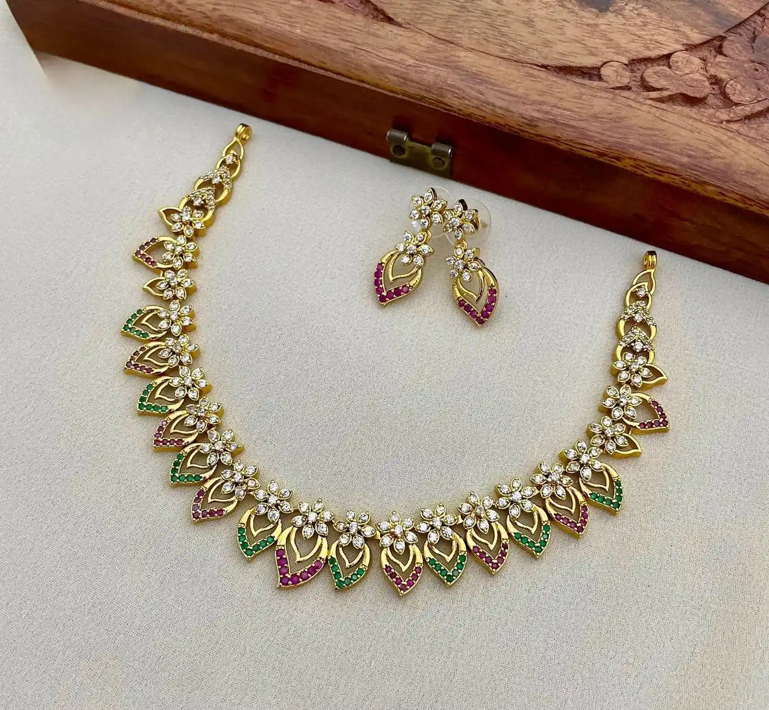 AD stone flower and leaf necklace