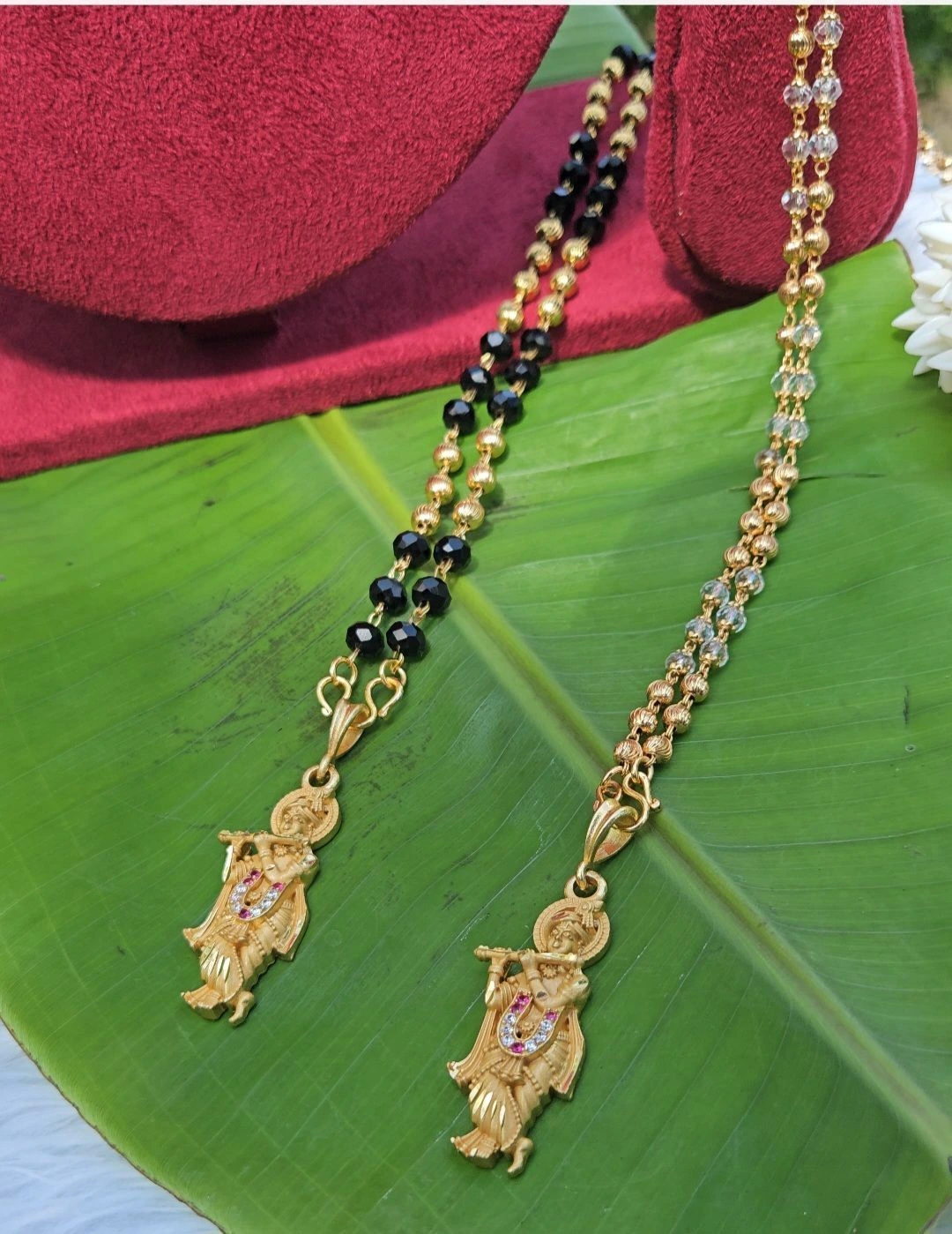 Krishna with white stone 8 pidi