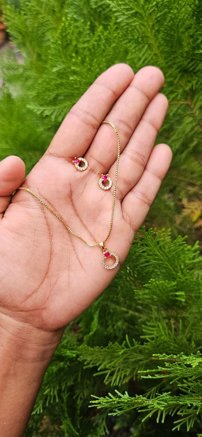 Circle pendant chain 2