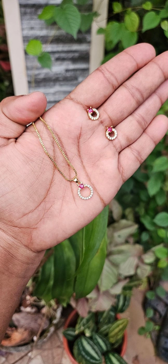 Circle pendant chain 3