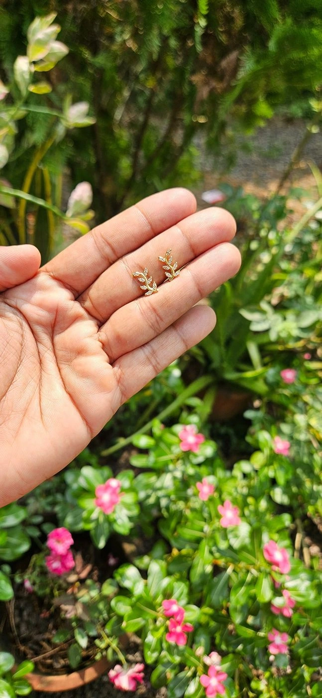 3 leaf stud