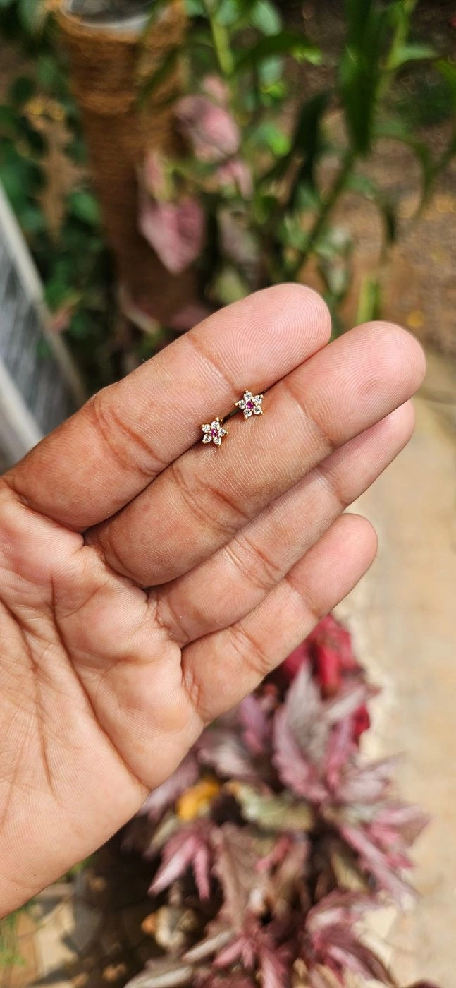 Flower stud