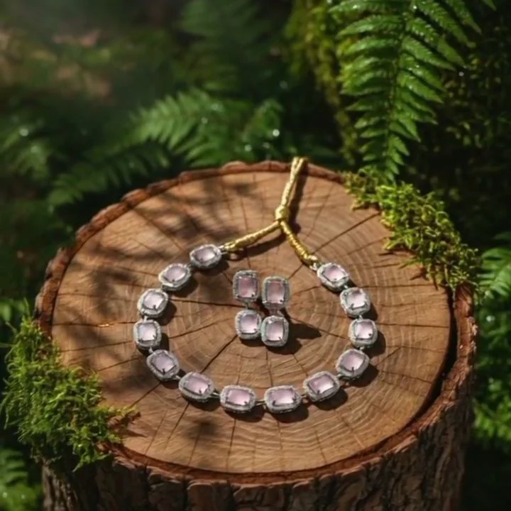 ED stone necklace